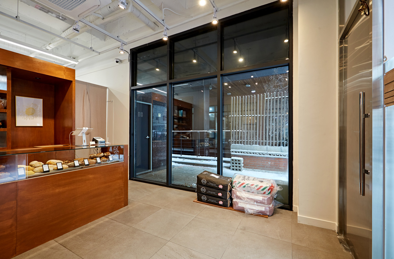 白色与木质，打造 15 平极简主义厨房-8