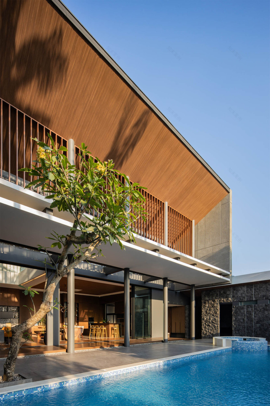 HUMBLE AND HOMEY, RUMAH MEWAH DI PLONGKOWATI - Asrinesia-20