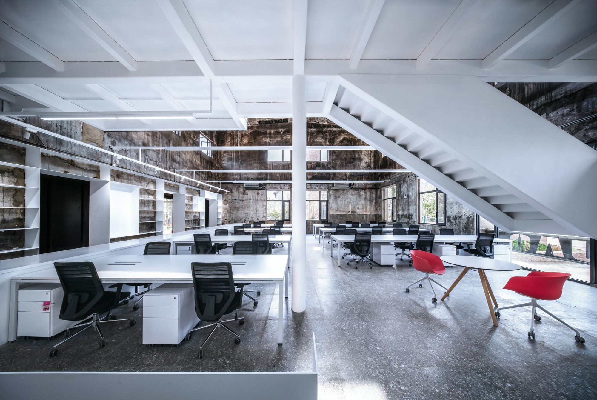武汉梁友红坊艺术社区 UAO 办公室设计 | 旧厂房的现代新生-17