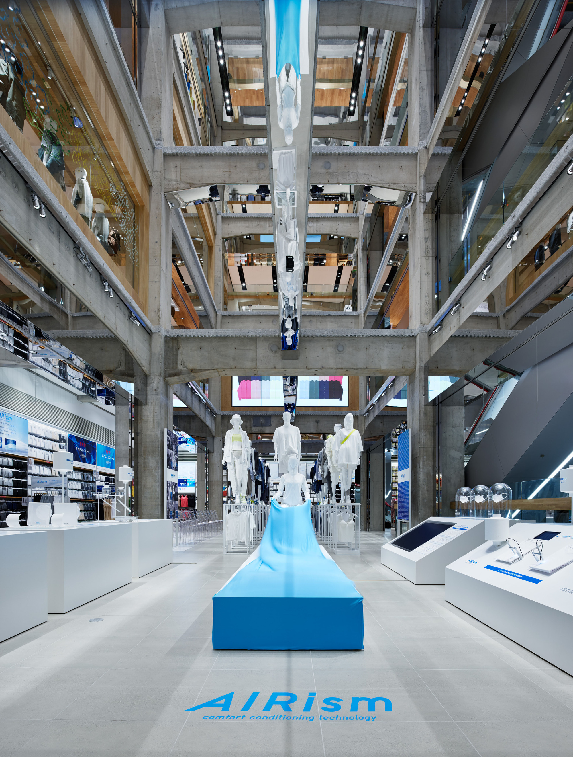 UNIQLO TOKYO Store / Herzog & de Meuron-21