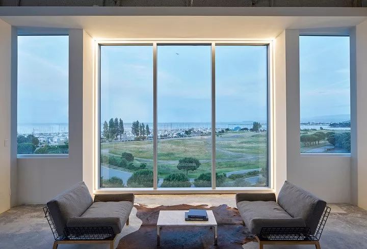 加州布里斯班滨海大道办公大楼室内外改造-32