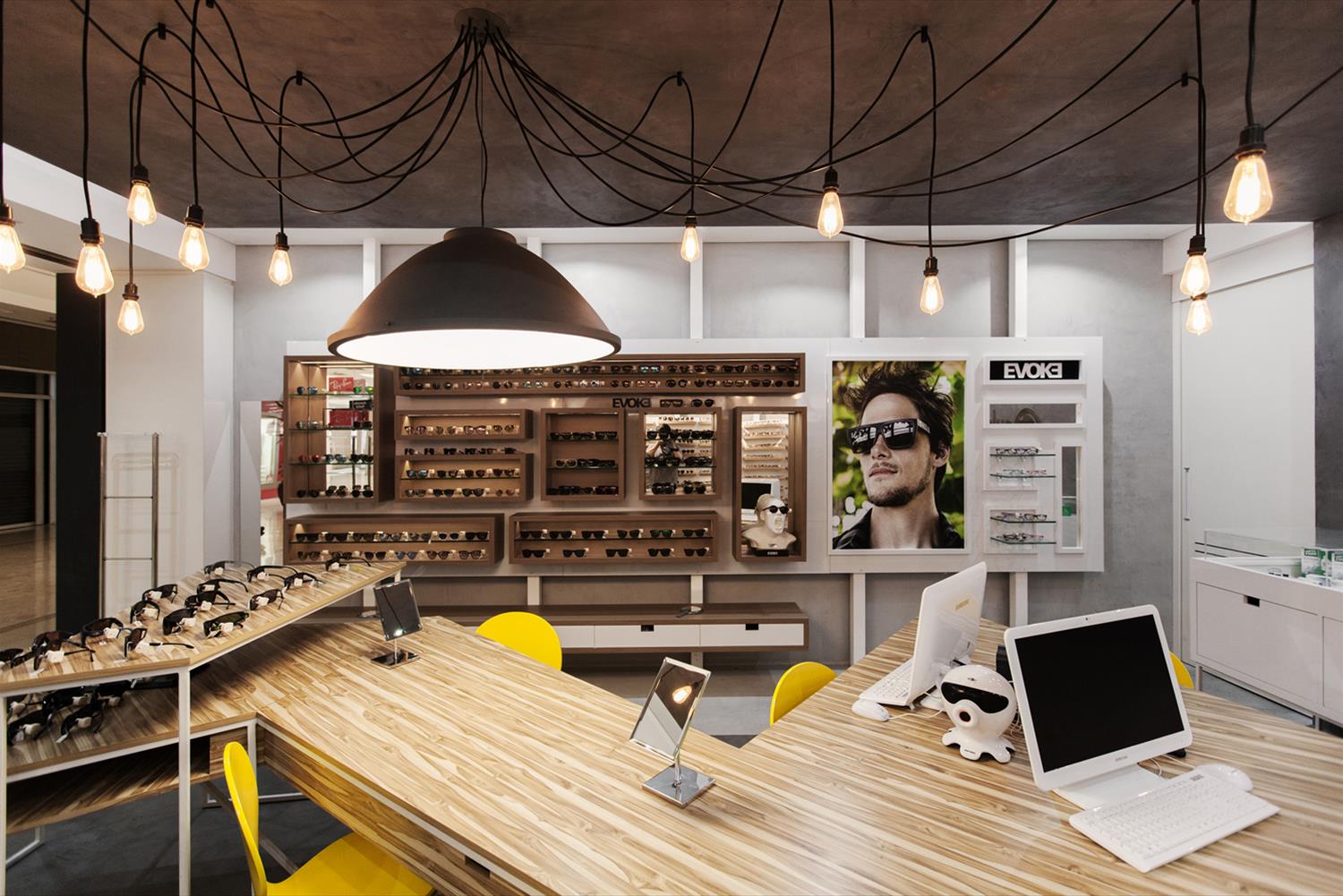巴西圣保罗购物中心眼镜店现代设计-5