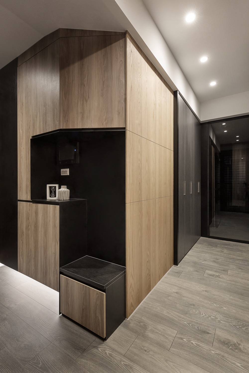 极简现实主义家居，释放宽敞空间-15