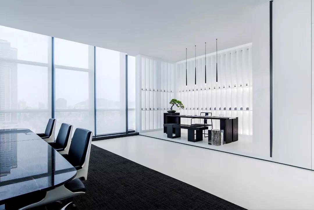 极简白，如何打造前卫艺术的国际办公-37