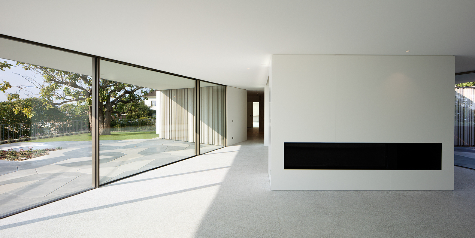 瑞士 Hauterive 湖畔混凝土与玻璃的现代住宅-65