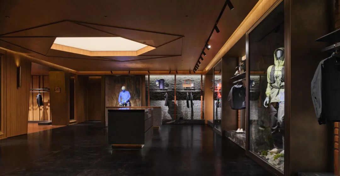 从岩壁出发，走向极境之境——始祖鸟ARCLOUNGE-13