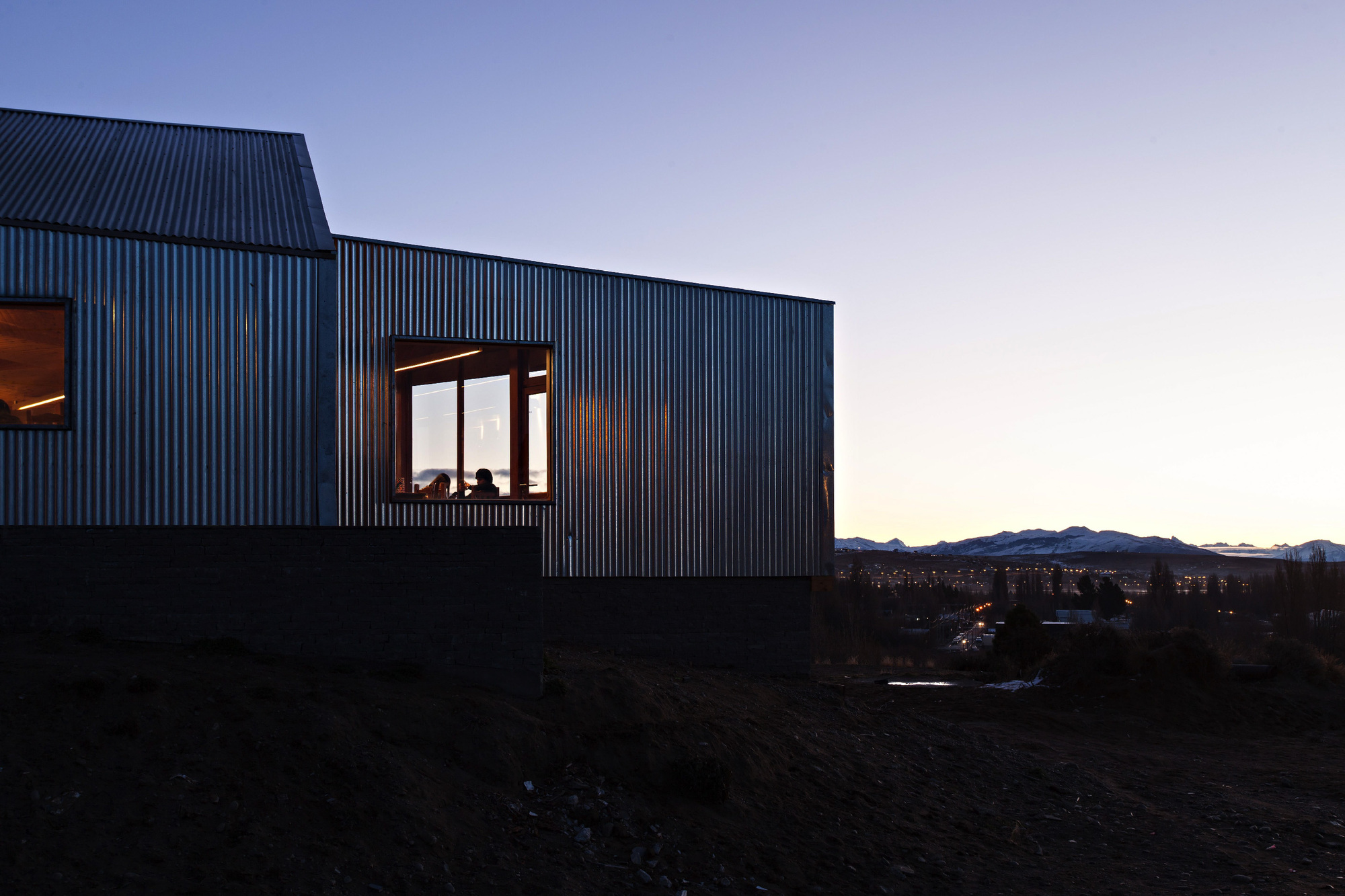 Calafate Hostel / Hauser Oficina de Arquitectura-33