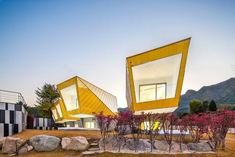 亮眼≠活泼 韩国6个奇异体块Moai度假屋 Studio KOSSINO-8