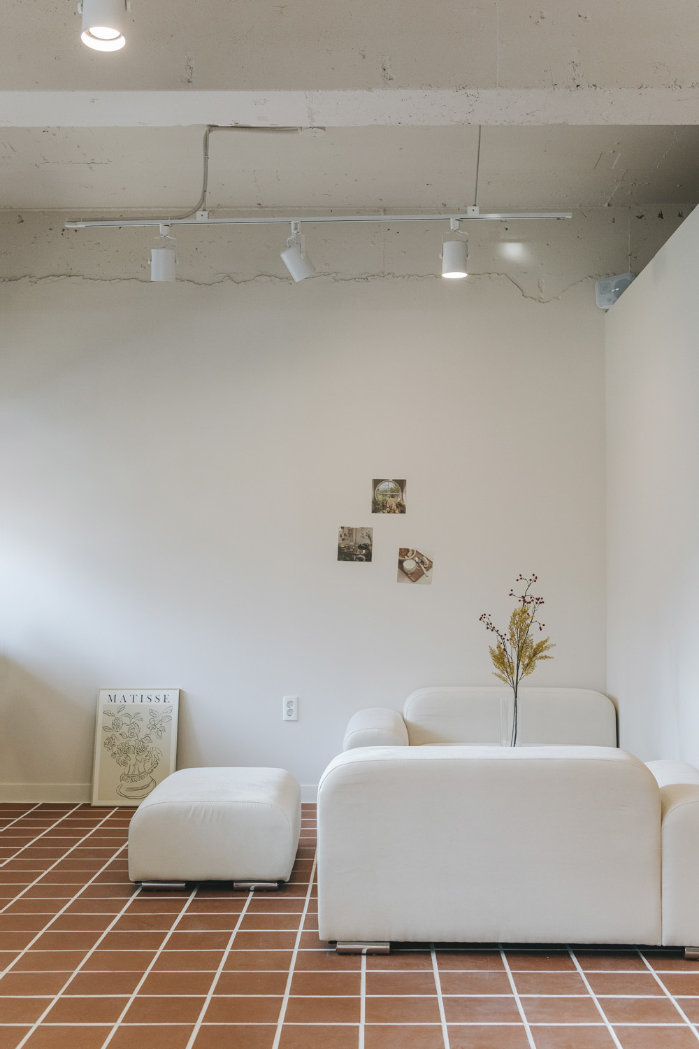 30 平米简约咖啡馆，打造精致空间-10