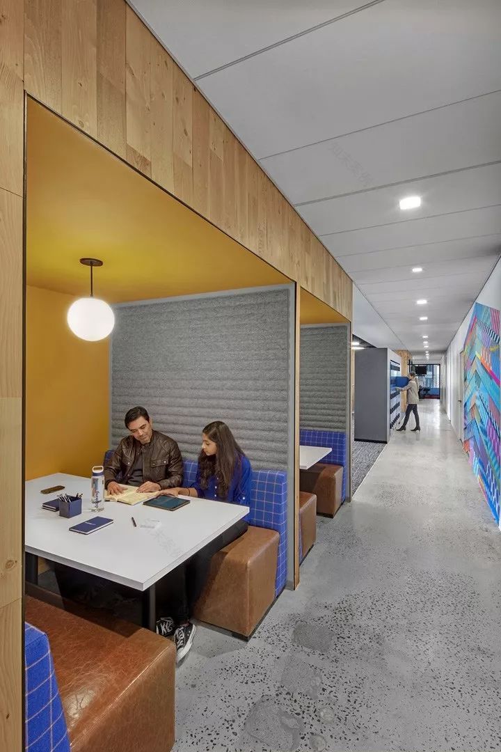 纽约缤客办公室——工业风中的协作与创新-6