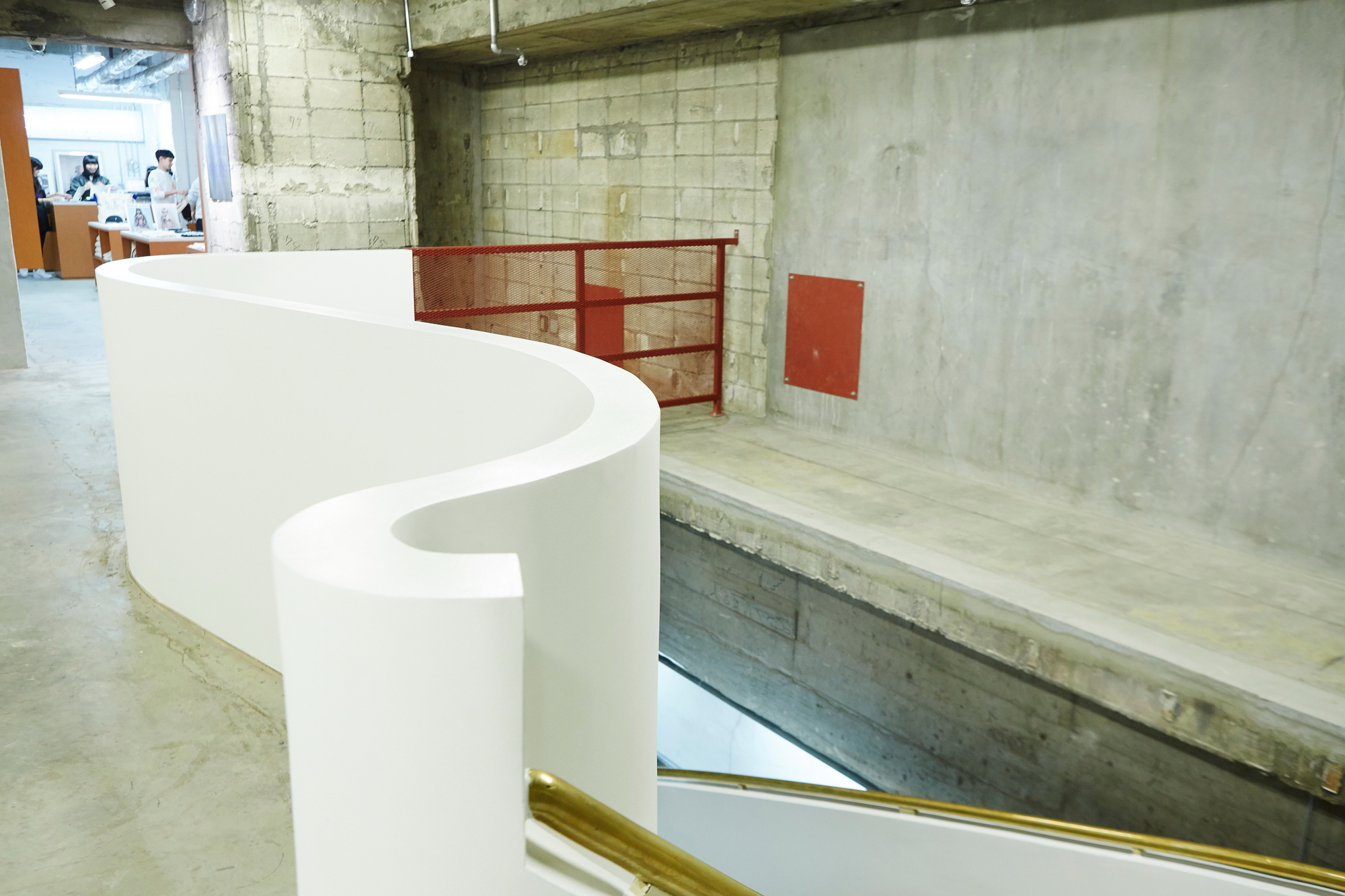 东京银座索尼大厦的地下三层与停车场共享空间设计-22