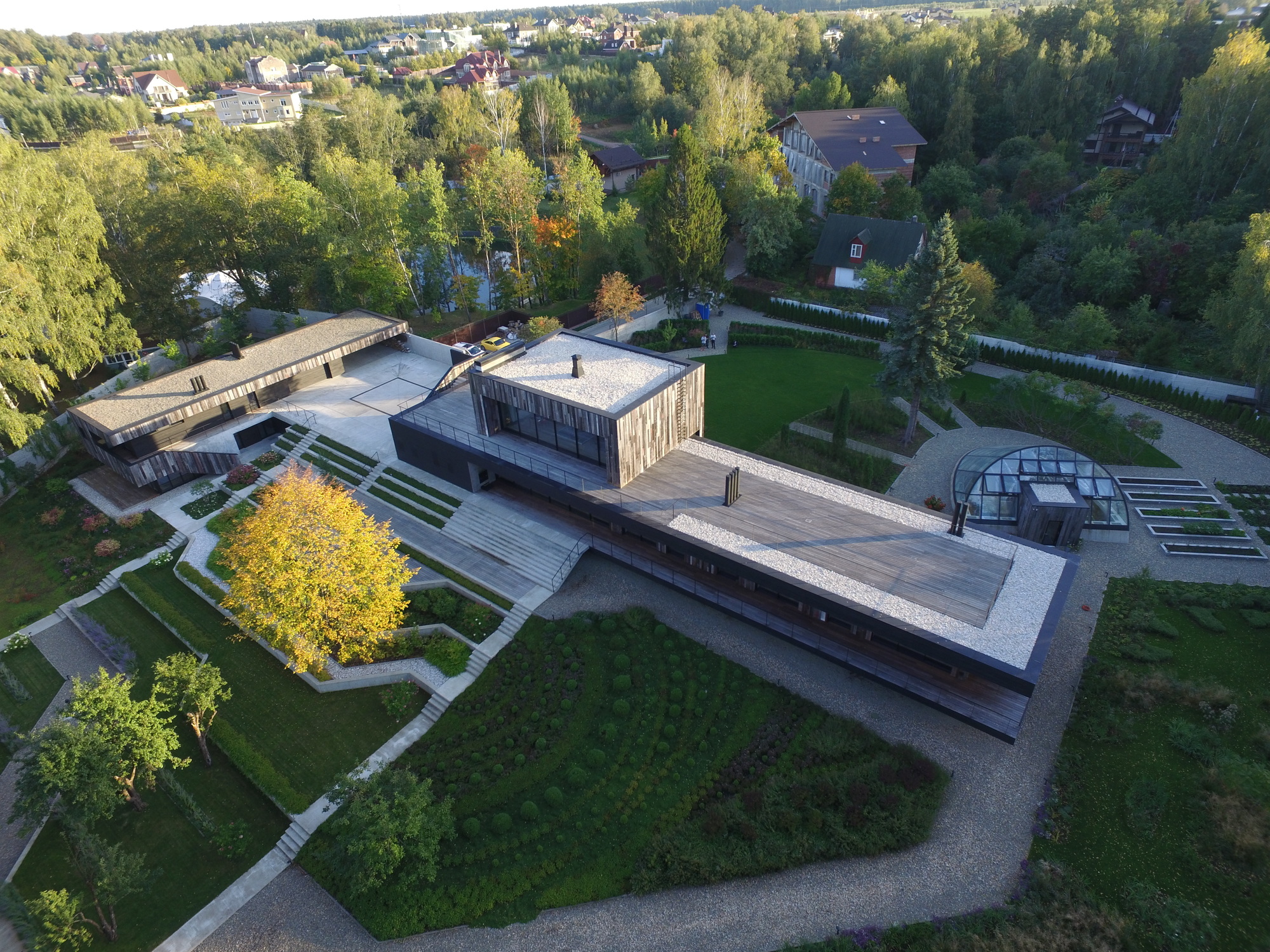 水库边的乡村别墅-32