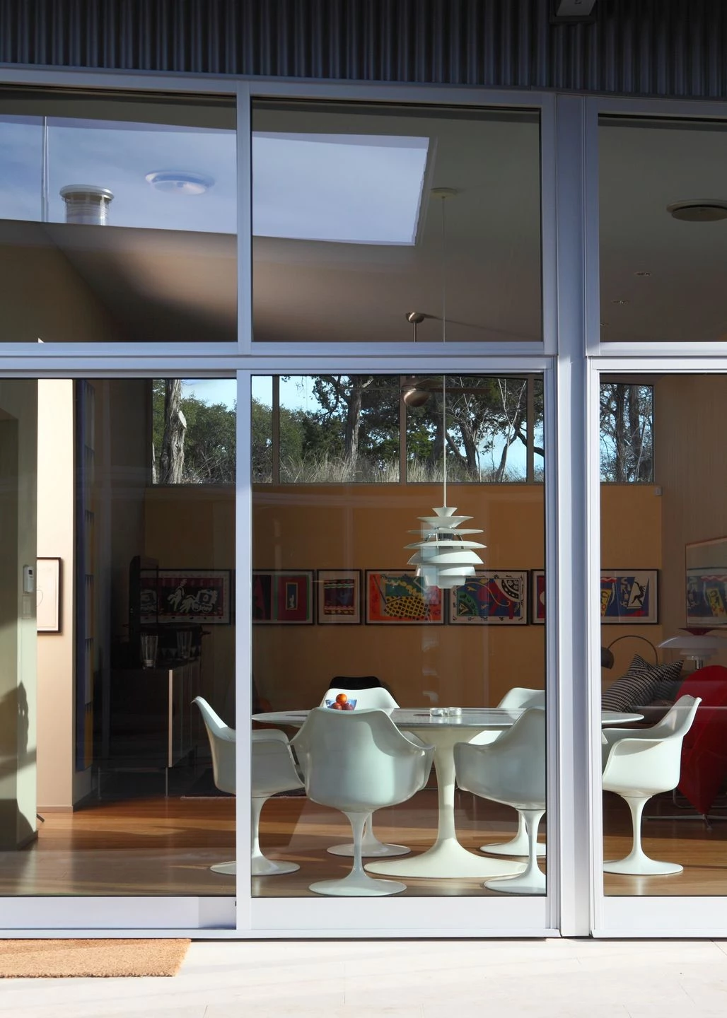 德州奥斯汀的"Villa Nuevo" | 夏日遮阳，室内外生活和谐共生-33