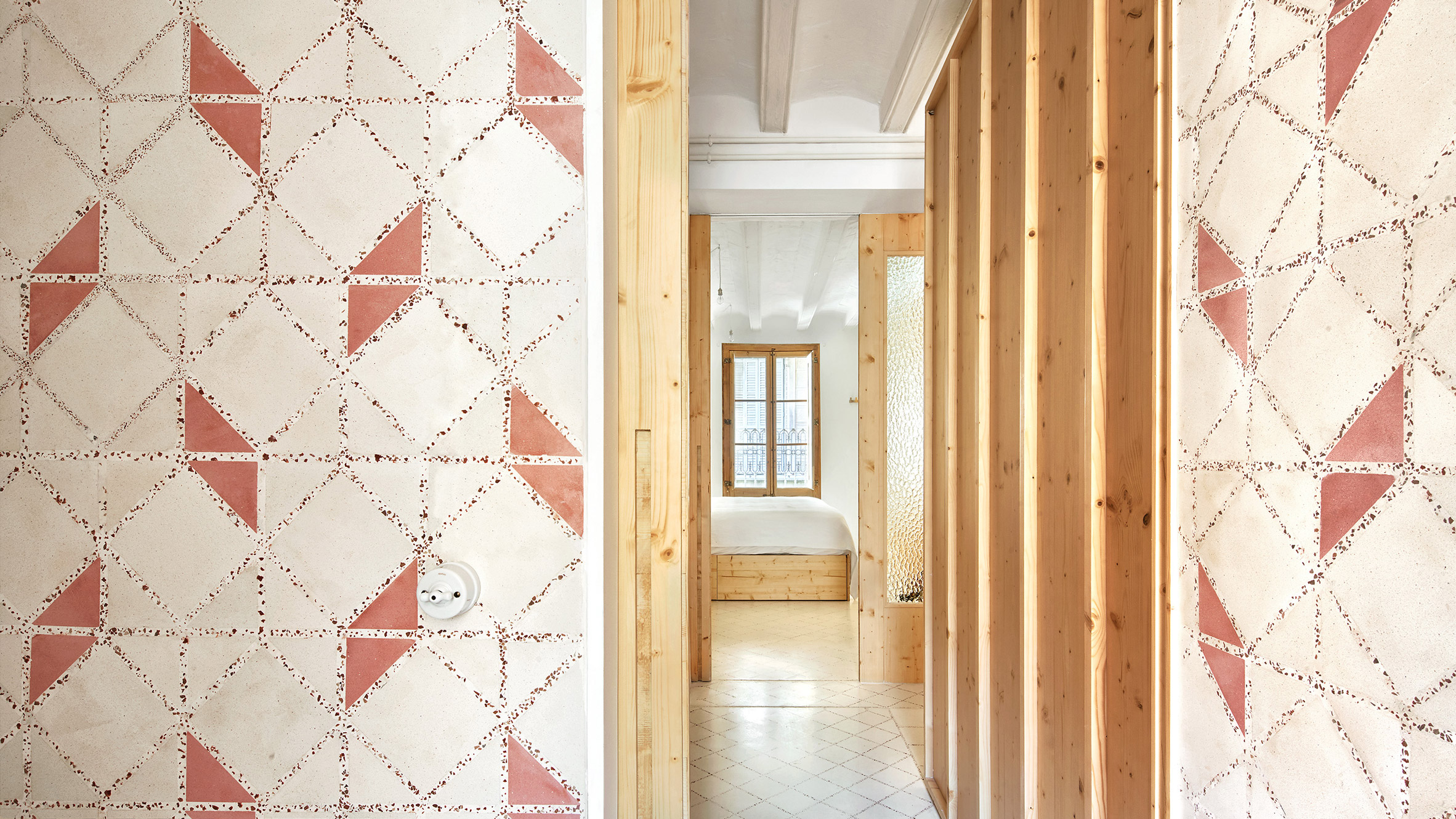 西班牙复古公寓的马赛克魅力-0