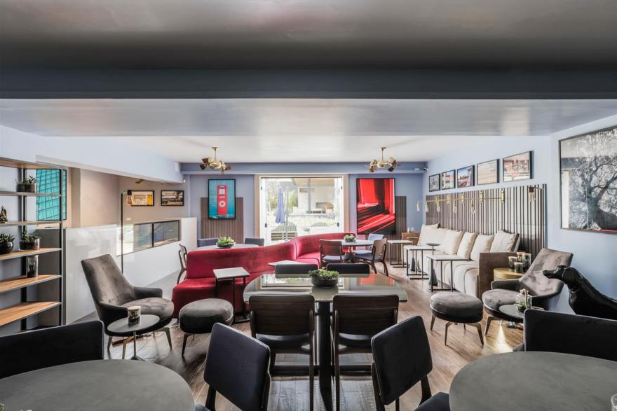 巴西 Dona Deôla 面包店 | 巴黎式浪漫与现代技术的完美结合-9