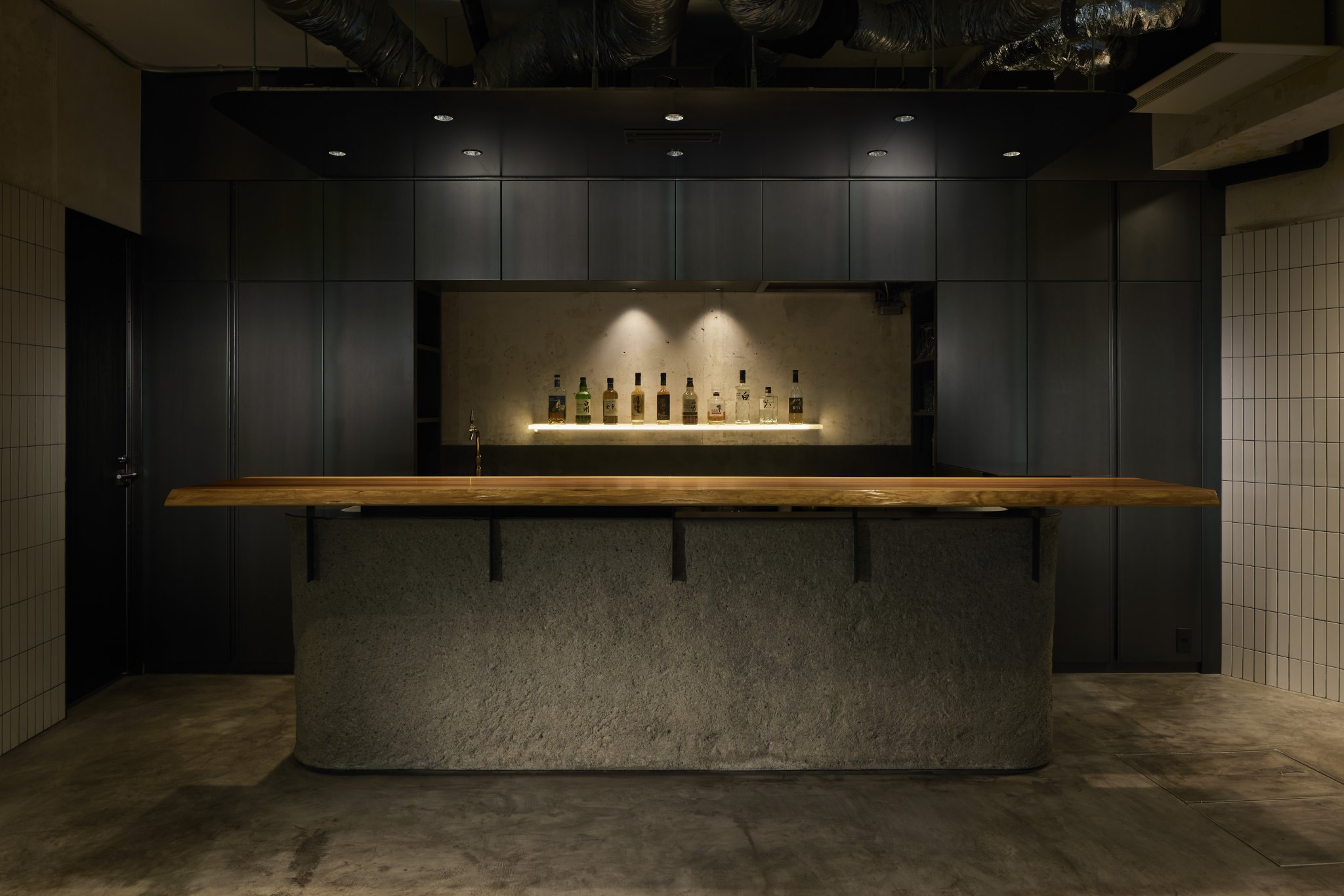 闹市中的静谧 · Roppongi 象征性酒吧设计丨日本东京丨Joke Design-13