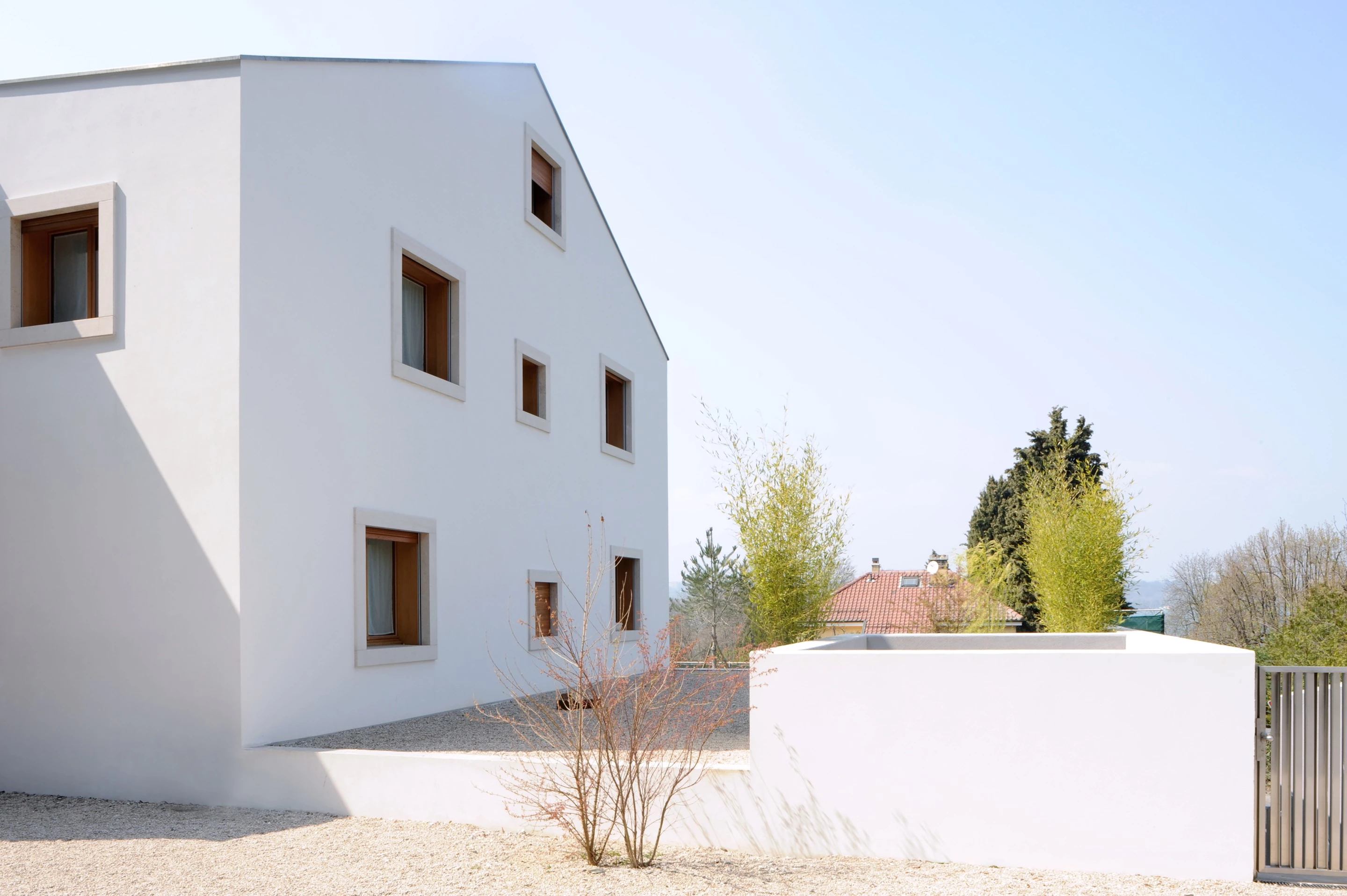 瑞士日内瓦艺术收藏家的白色庇护所-7