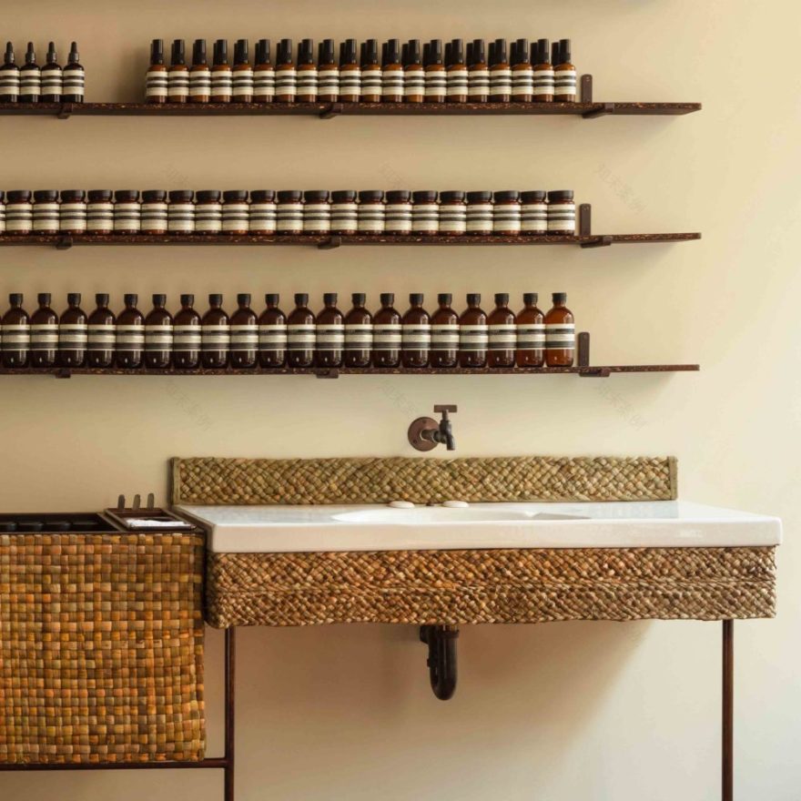 伊索剑桥店(注:Aesop是知名护肤品牌伊索,这里推测CAMBRIDGE可能指剑桥这个地方,结合语境常见表达可能是伊索在剑桥的门店等,若不是该语境请提供更多信息) 丨英国剑桥丨James Plumb-9