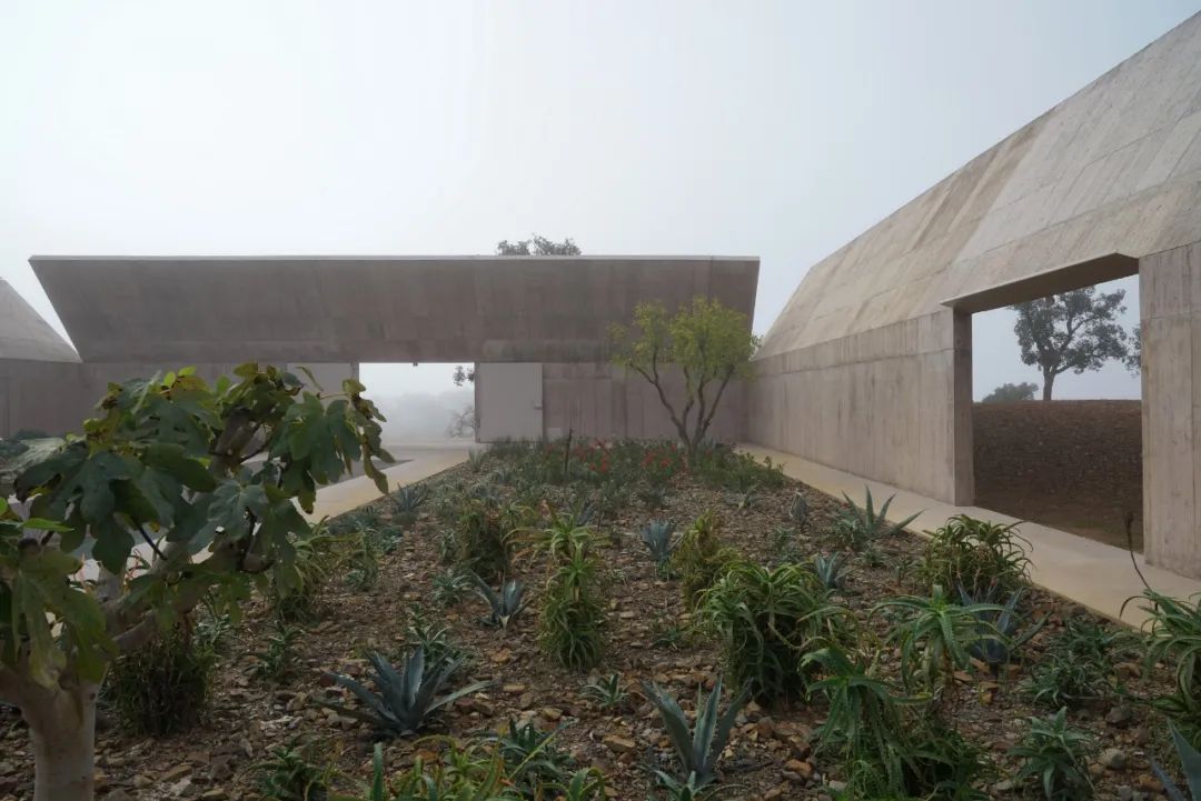 纯粹诗意 | Valerio Olgiati 的瑞士建筑哲学-42