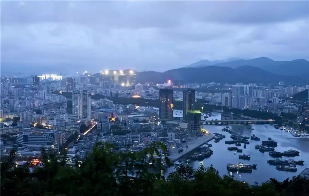 三亚酒店设计 | 阳光、水影与优雅的完美融合-40