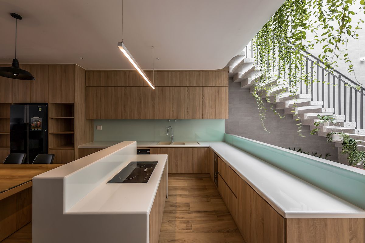 绿色桥梁连接多世代家庭-23