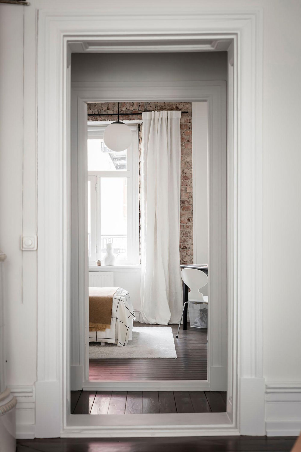 优雅神秘的斯堪的纳维亚风格公寓-17