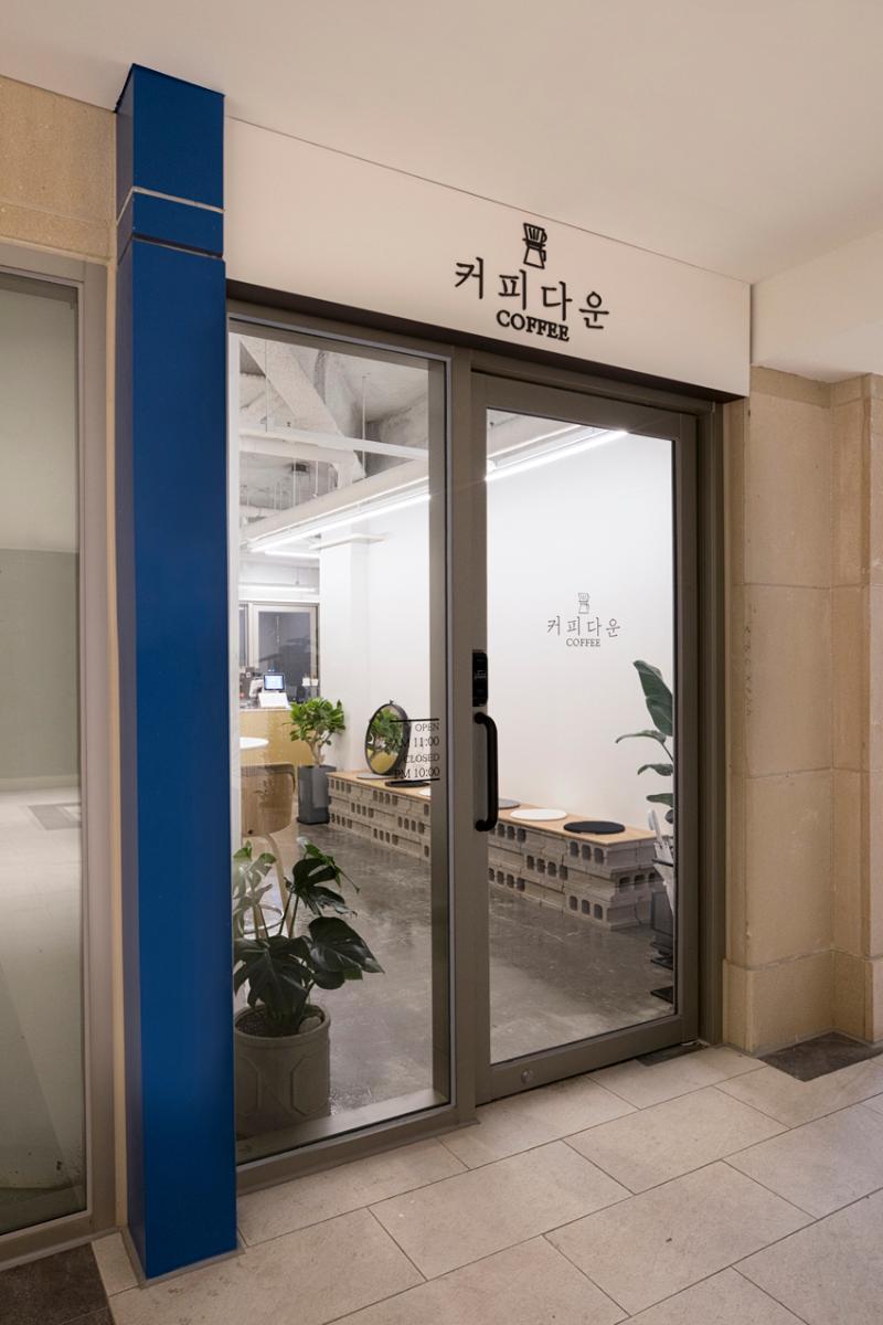 简约风 13 坪咖啡厅，打造温馨空间-14