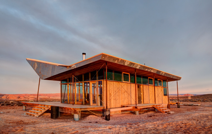 沙漠中的“宽檐帽”住宅丨科罗拉多大学丹佛分校学生,DesignBuildBLUFF 设计事务所-3