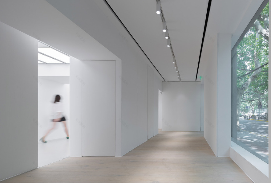 上海FIUFIU画廊 / 万社设计咨询(深圳)有限公司-19