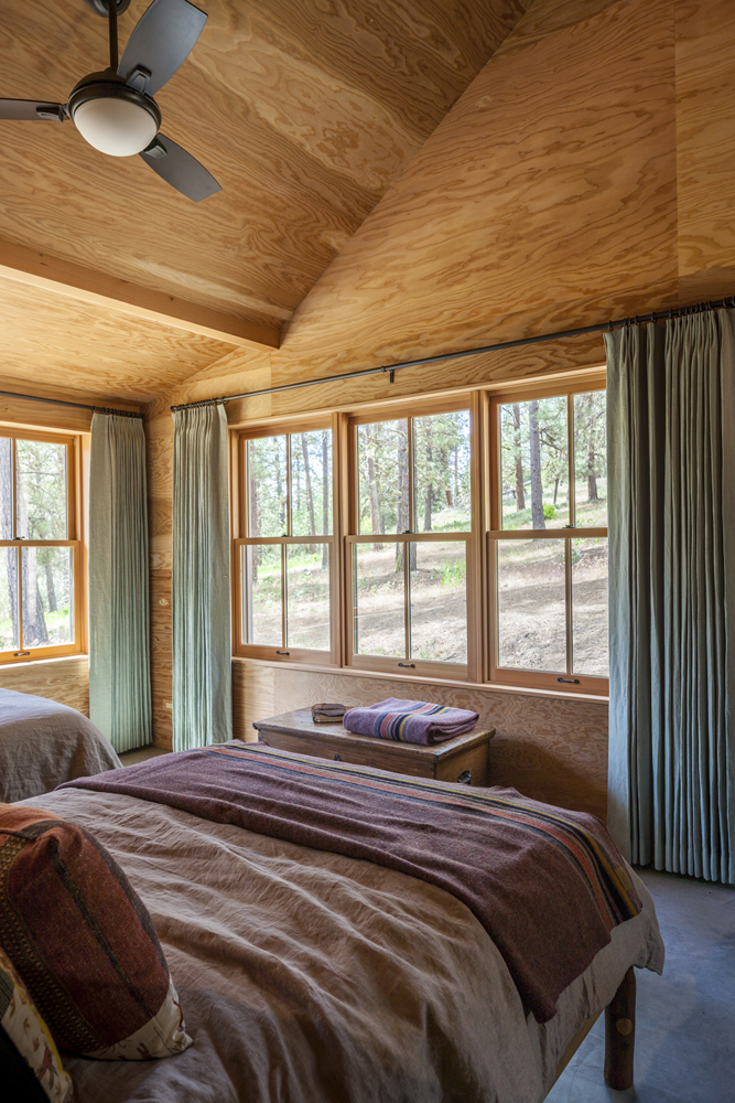 Cabins in Eastern Washington | Swivel Interiors-29