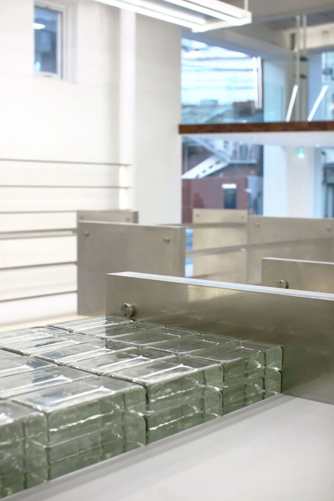 首尔 Kasina 极简鞋店空间丨韩国首尔丨unseenbird-11