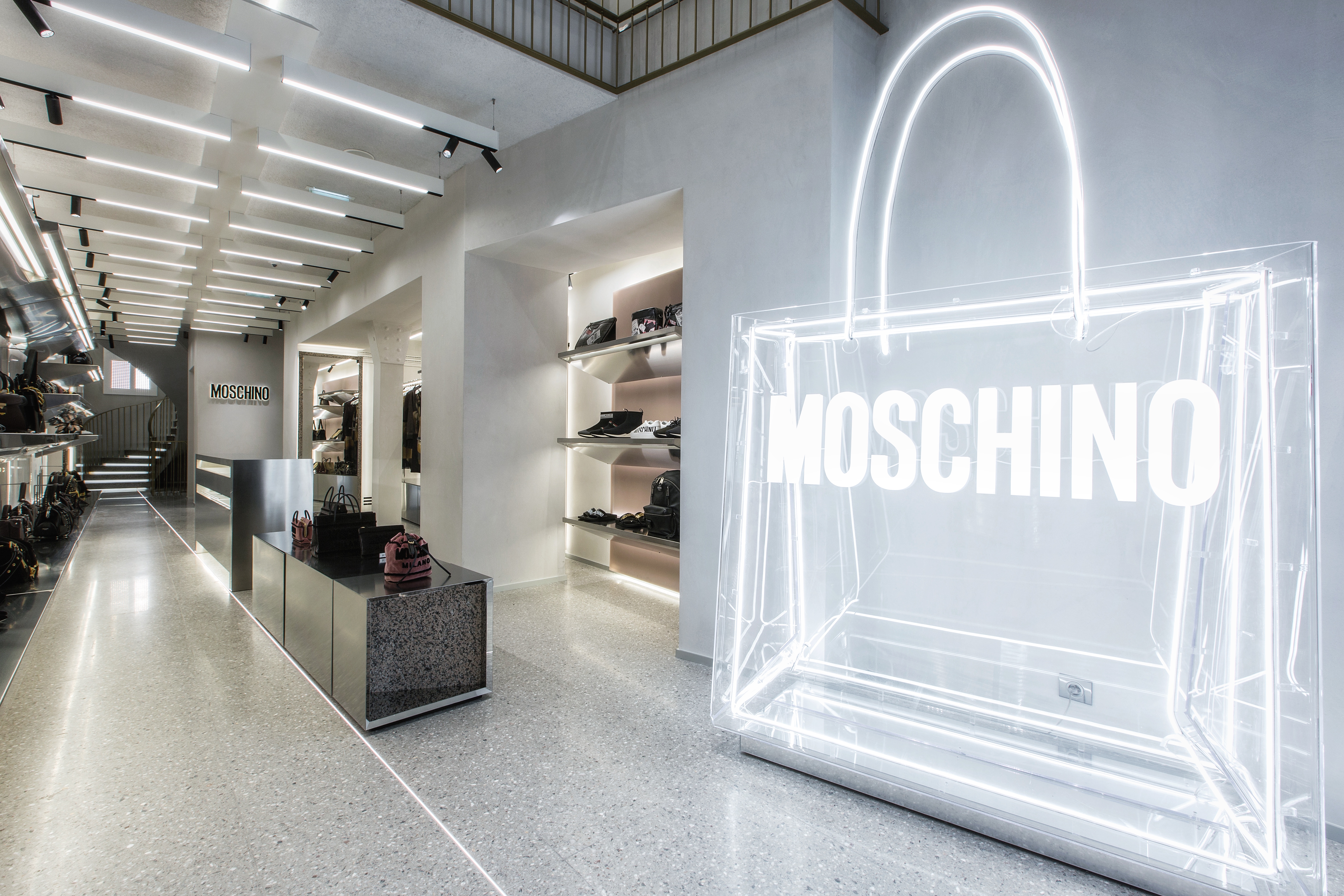 巴黎 Moschino 旗舰店——现代简约的粉色空间-13