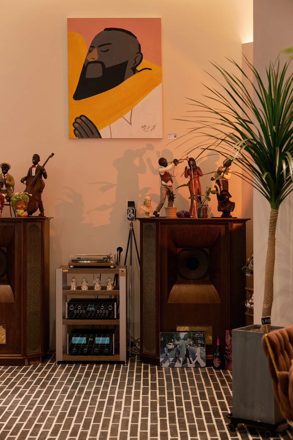 曲径通幽 | 55 平米餐厅的曲线魅力-18