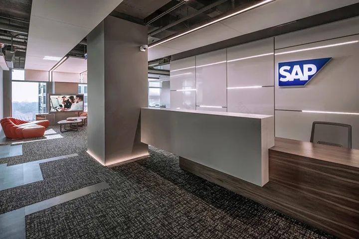 SAP 土耳其总部办公设计 | 优雅高级灰调、工作生活相融合-2