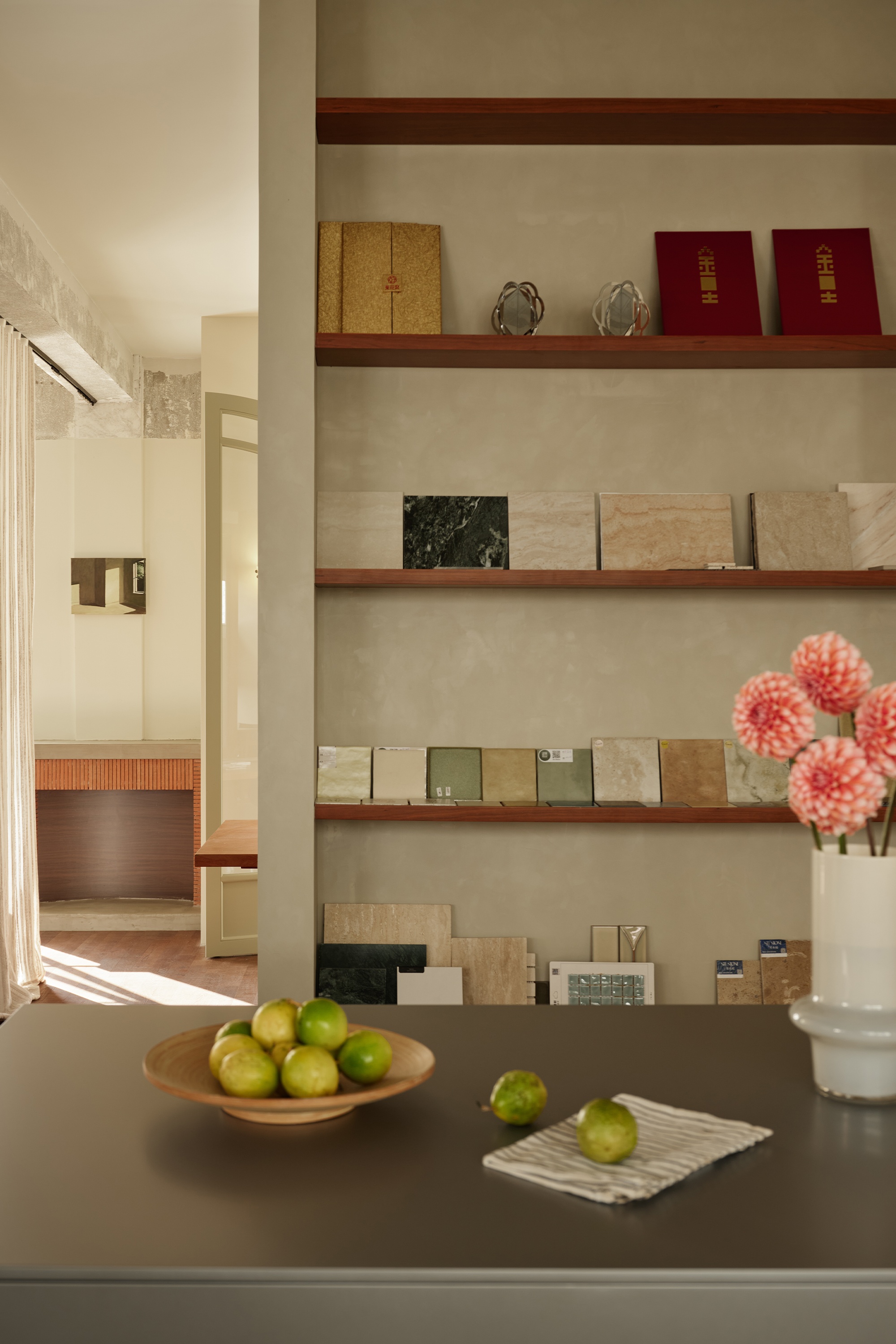 呼吸式美学:在粗粝与诗意间自由生长的空间叙事丨山与空间设计-13