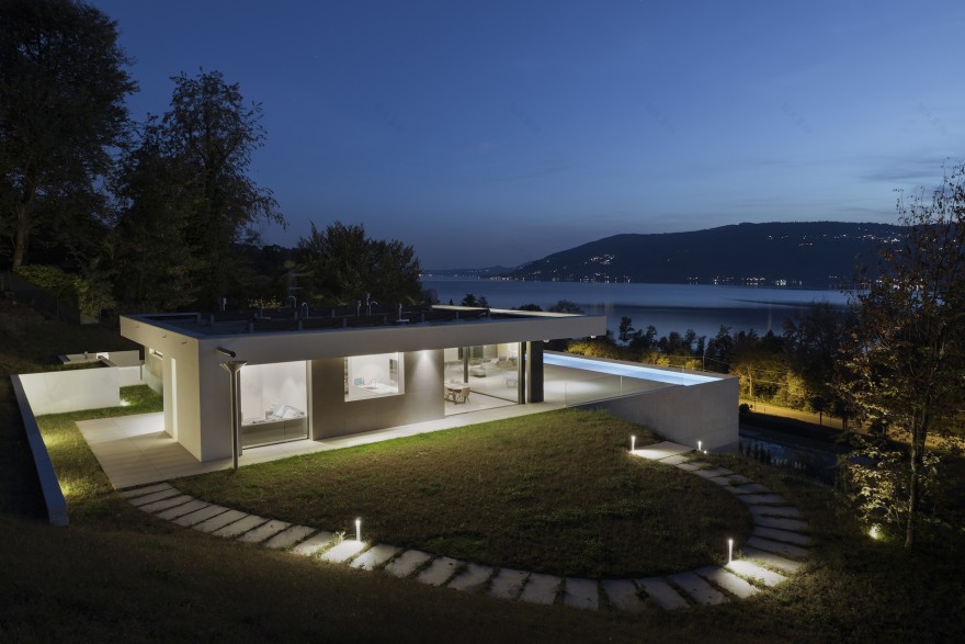 现代简约山坡别墅-32