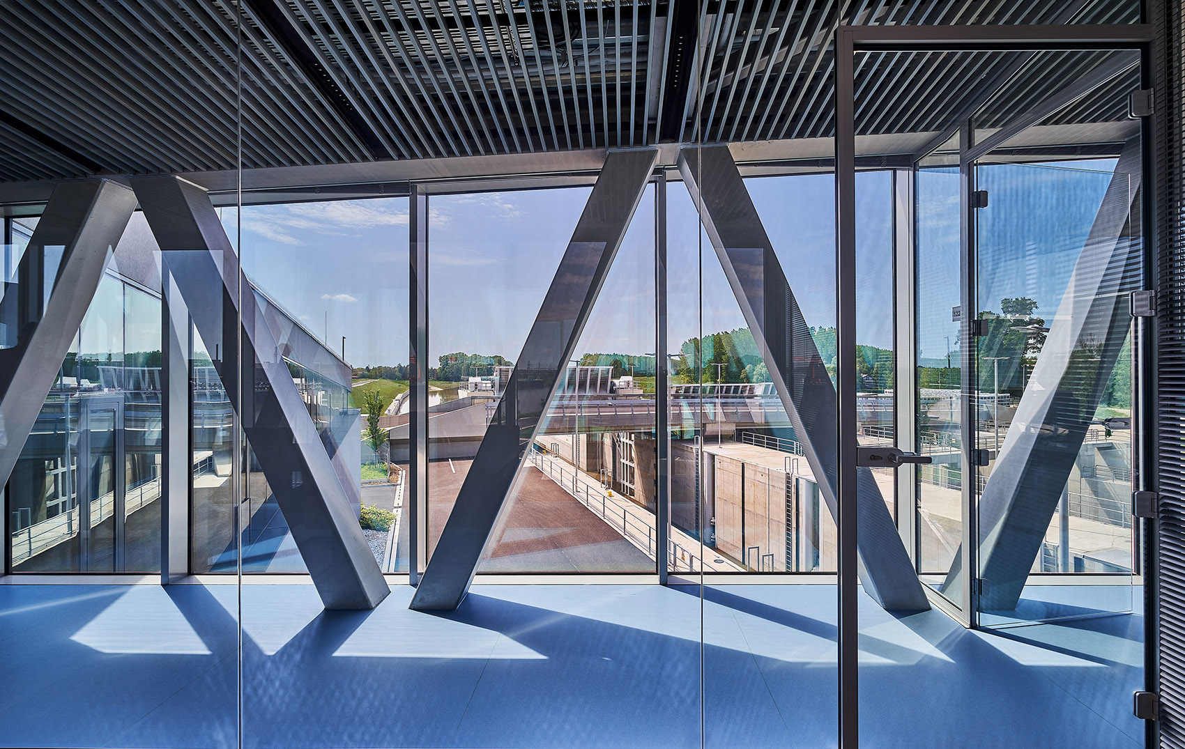 匈牙利 MosoniDanube 防洪闸门控制大楼丨TÉRHÁLÓZAT-81