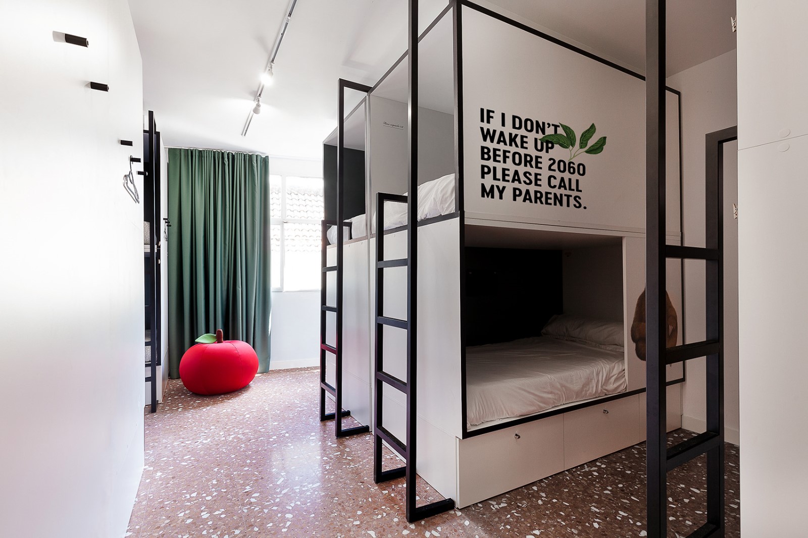 2060牛顿青年旅社，马德里 / Wanna One-49