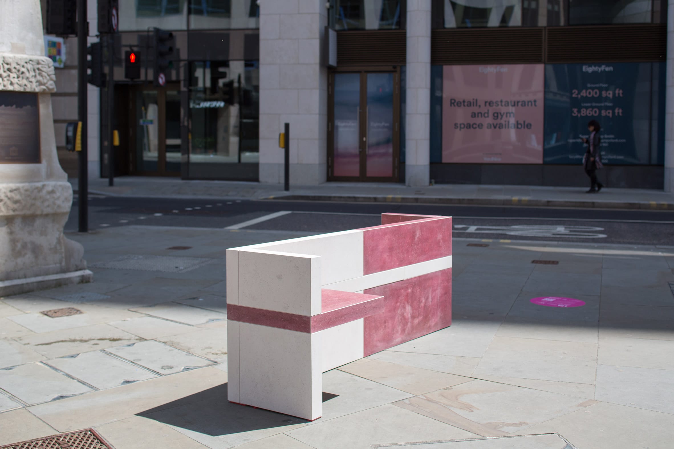 伦敦街头九大创意城市长椅，点亮城市空间-8