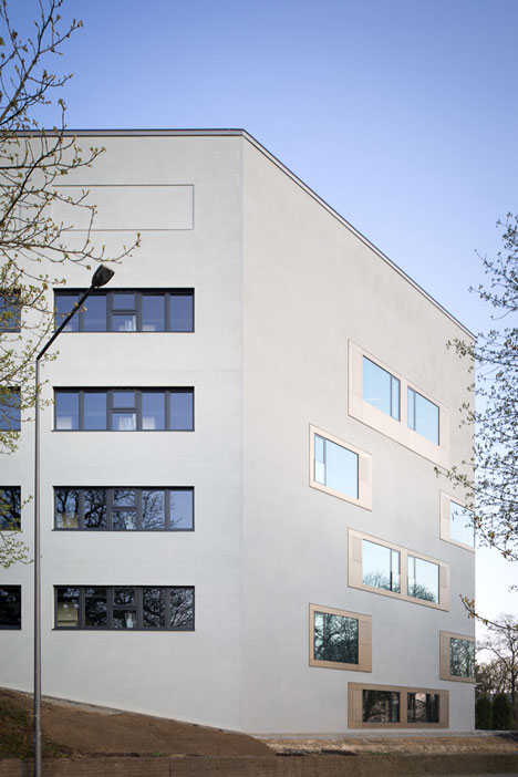 KSG adds textured walls to university chemistry lab in Aachen-2