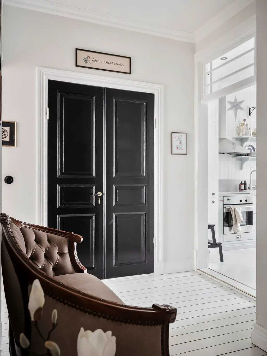 "瑞典古董公寓的灰色乡村厨房设计"-30