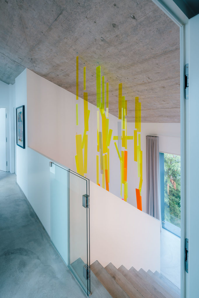 色彩螺旋楼梯,自然元素与建筑设计的完美融合-14