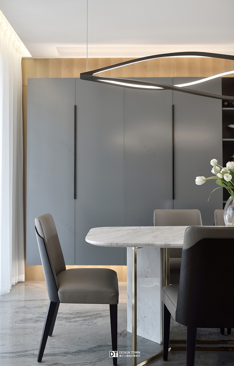 第三小镇现代简约风格住宅设计 | 温暖舒适的宜居空间-10