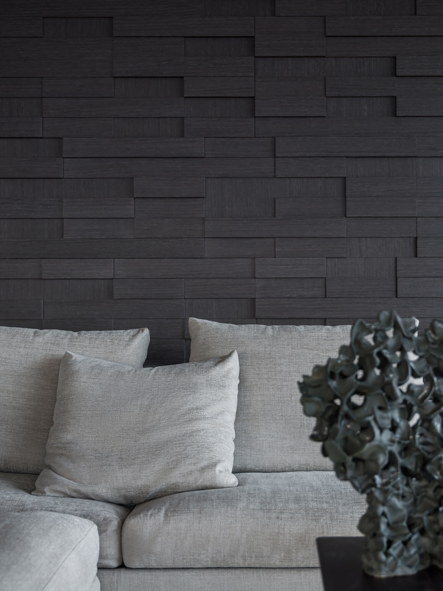 莫斯科黑色系公寓设计 既沉稳又有质感-9