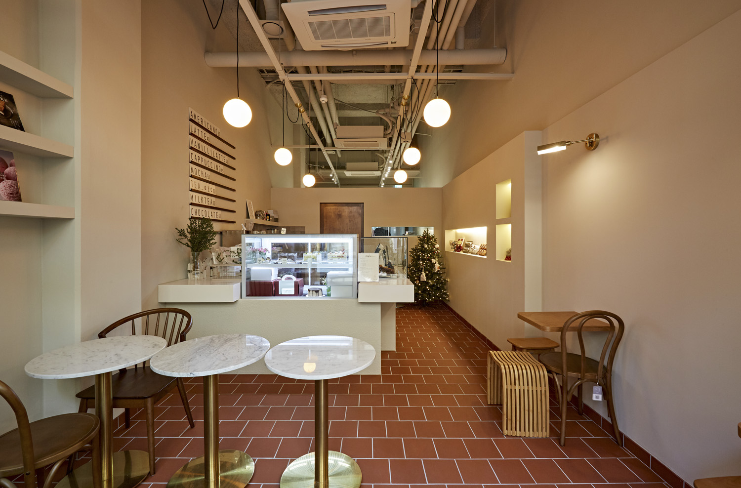 韩式小清新 14 坪甜品咖啡厅设计-3