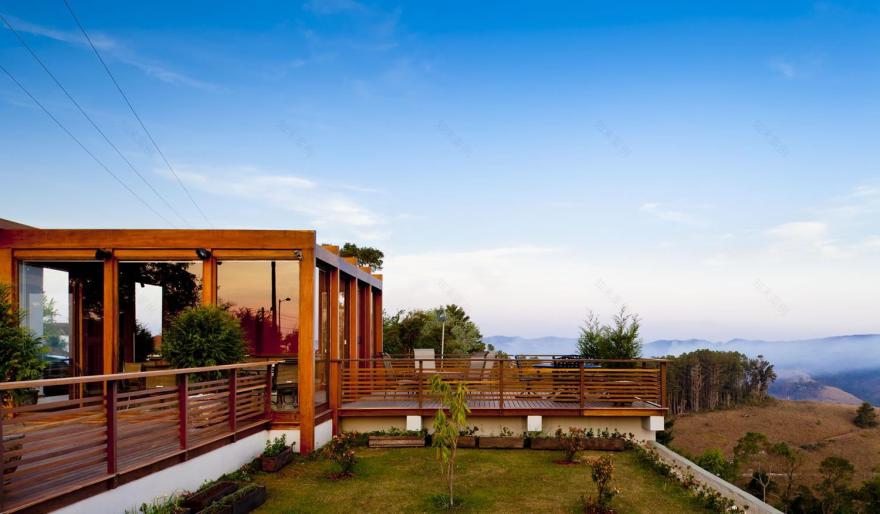 巴西 Campos de Jordão 的透明图书馆咖啡厅-9