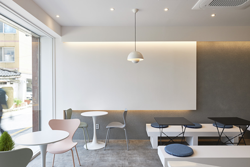 现代简约的 16 平米咖啡厅室内设计-7