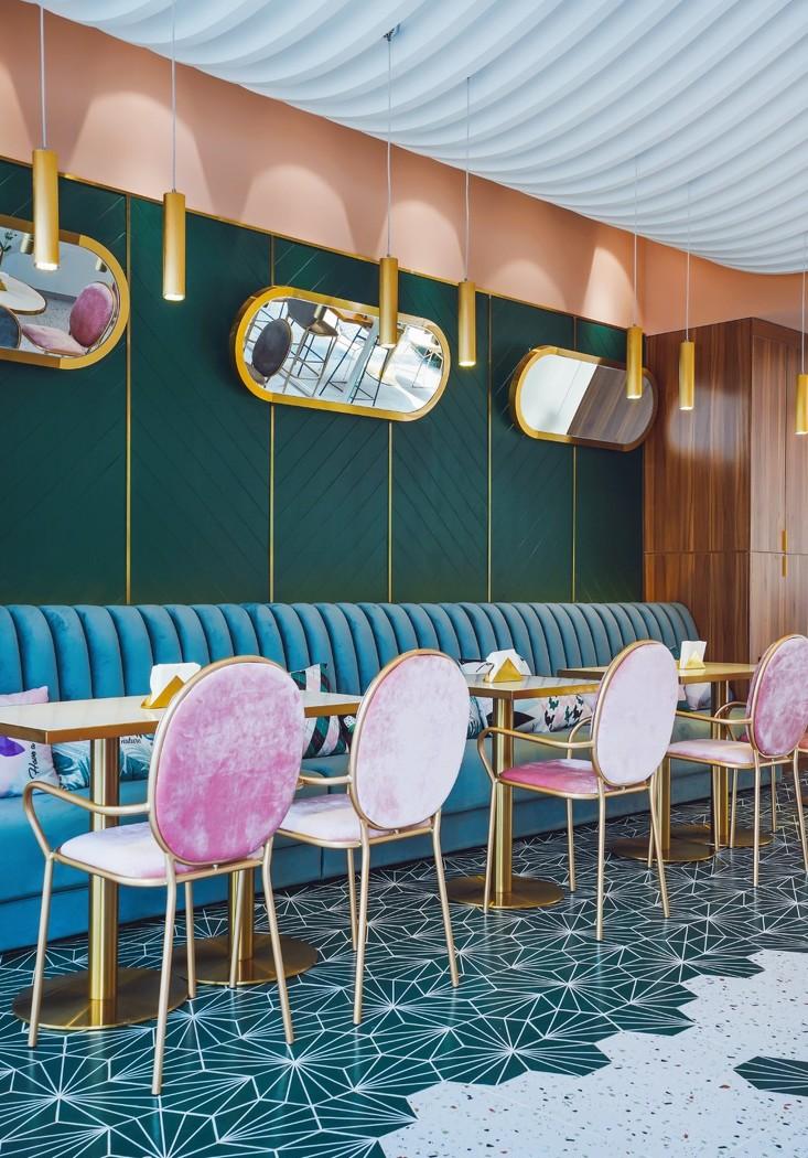 梦幻甜品店，全景玻璃墙，定制沙发，夜晚璀璨-4