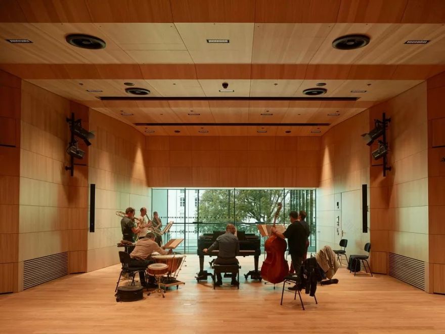 奥地利音乐之家 | 陶瓷表皮下的音乐交流空间-43