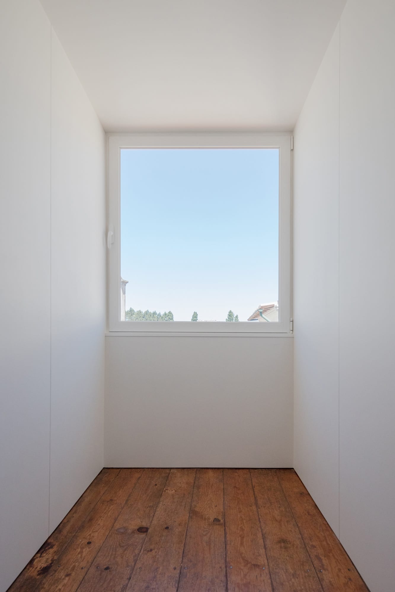 葡萄牙奥瓦城市翻新住宅，内外兼修的现代美学-38